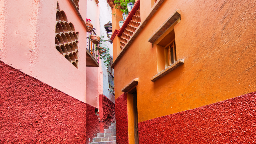 Callejón del Beso Guanajuato México — MCL Travel